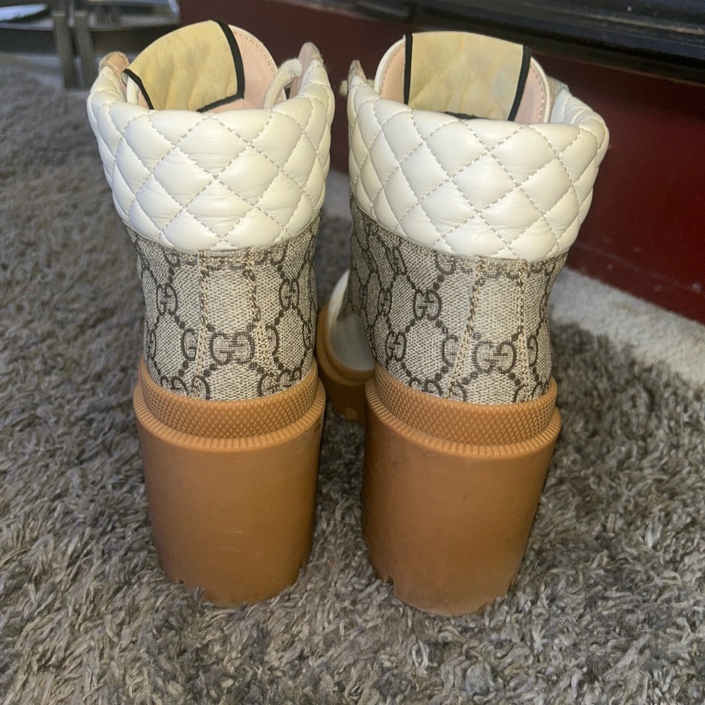 Gucci white Women’s GG ankle boot size 5.5 , AUTHENTIC , great condition w box